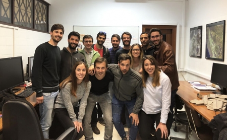 Grupo de estudiantes del master GeoREC en el “3D Seismic Interpretation Lab” (UGR) 