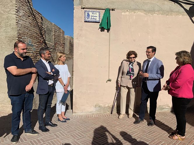 Reconocimiento a la poeta Antonina Rodrigo (AYTO. GRANADA)