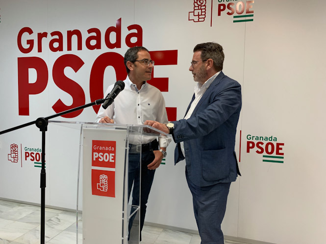 Miguel Ángel Fernández Madrid y Baldomero Oliver en rueda de prensa (PSOE) 