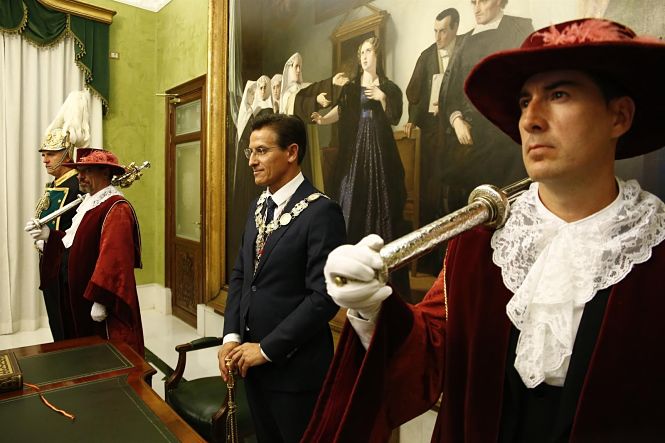 Luis Salvador tras tomar posesión del cargo (ÁLEX CÁMARA / EUROPA PRESS)