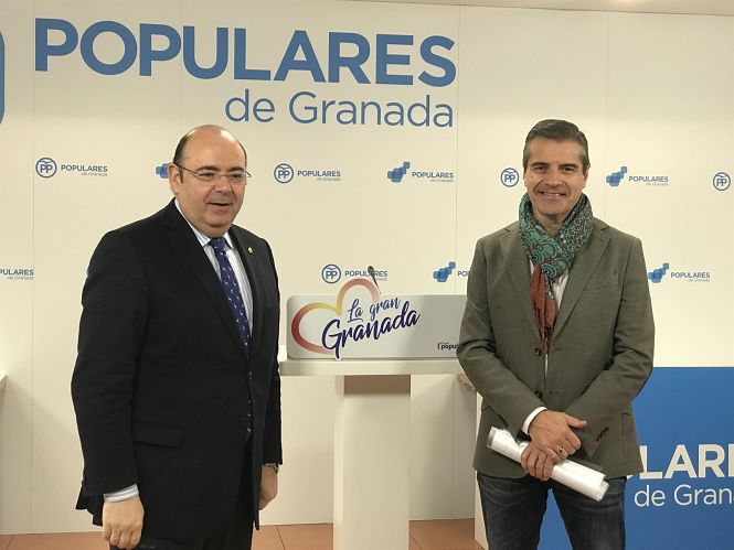 Sebastian Pérez junto a Cesar Díaz (PP)