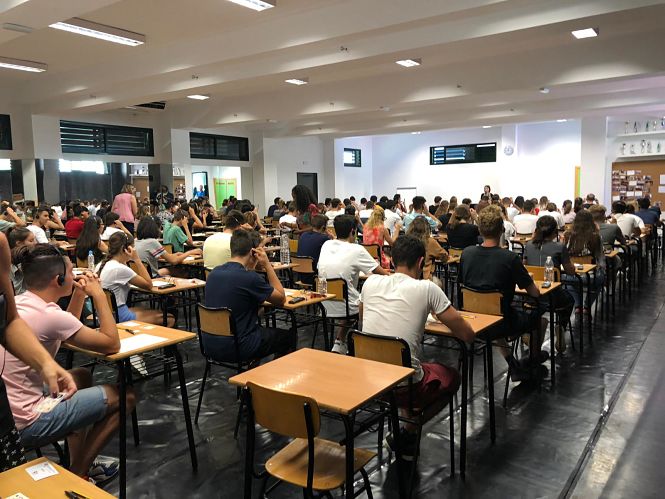 Alumnos durante el examen (EXAMS ANDALUCÍA) 