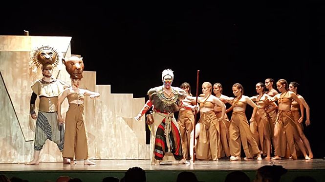 Momento de la representación de `El Rey León` (AYTO. CÚLLAR VEGA)