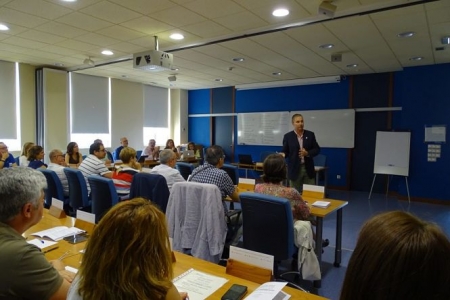 El gerente del Servicio Andaluz de Salud (SAS), Miguel Moreno en la sesión dedicada al análisis del Sistema Sanitario Andaluz, dentro del Programa de Desarrollo de Directivos que el SAS realiza con la Escuela Andaluza de Salud Pública (EASP) El gerente del Servicio Andaluz de Salud (SAS), Miguel Moreno en la sesión dedicada al análisis del Sistema Sanitario Andaluz, dentro del Programa de Desarrollo de Directivos que el SAS realiza con la Escuela Andaluza de Salud Pública (EASP)