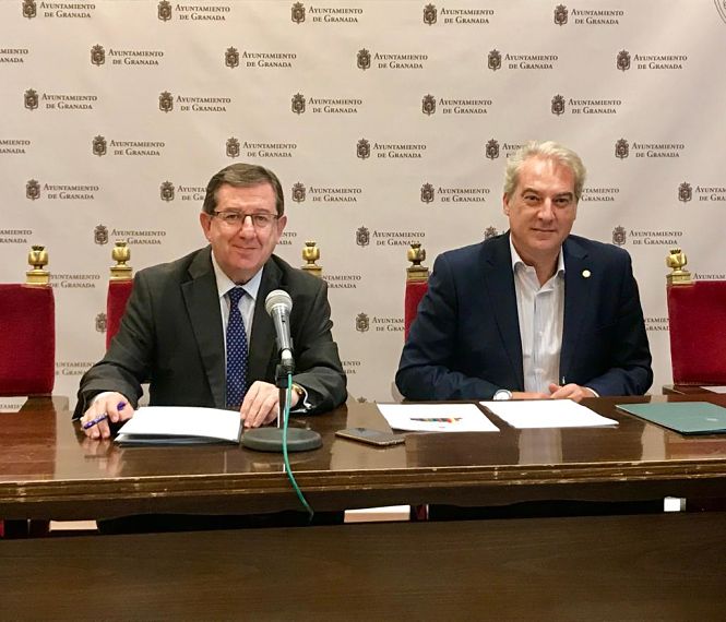 Luis González y José Antonio Huertas han explicado los ajustes económicos (AYTO. GRANADA)