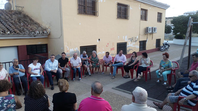Reunión de Jesús Lorente con vecinos de Paulenca (AYTO. GUADIX)