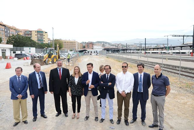 Las autoridades han asistido al inicio de las obras (JUNTA)
