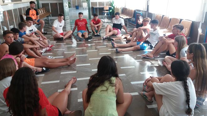 Niños y niñas en el Campamento de verano de Montefrío (AYTO. MONTEFRÍO) 