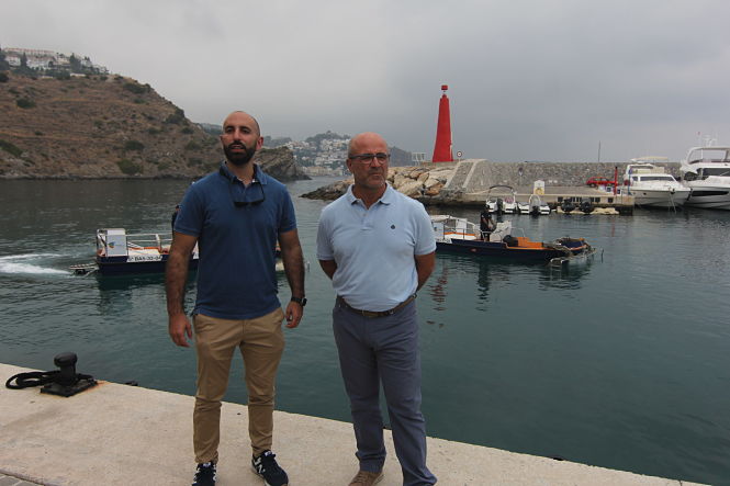 Presentación de las embarcaciones de limpieza para las playas de Almuñécar y La Herradura (AYTO. ALMUÑÉCAR)