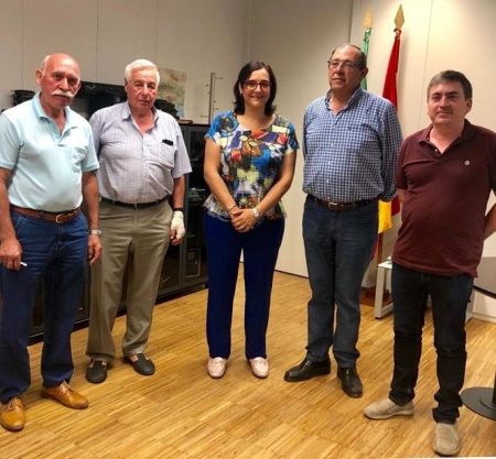 Miembros de la Asociación con Maria José Martín, Delegada Territorial de la Junta de Andalucía (SÁNCHEZ BLAZQUEZ)