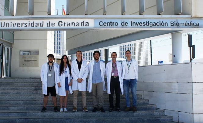 El equipo de investigadores de la UGR que ha realizado este trabajo, en el Centro de Investigación Biomédica (UGR)