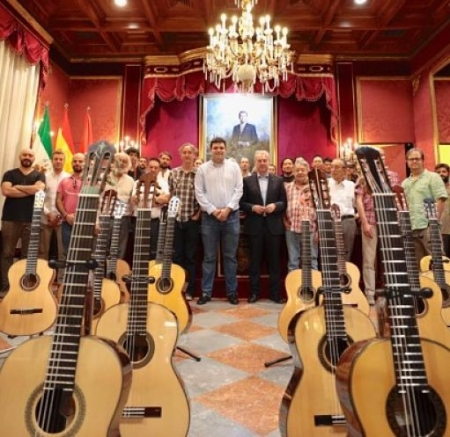 Presentación del concurso de constructores de guitarras (AYTO. GRANADA)