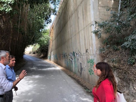 El alcalde de Órgiva ha visitado el muro de Tíjola (AYTO. ORGIVA)