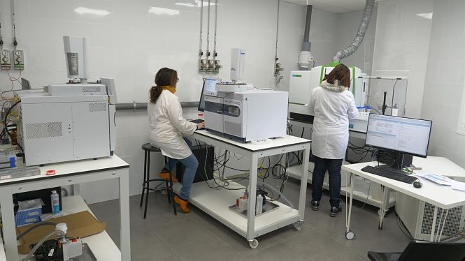 Dos trabajadoras de Tropiclab (JUNTA)