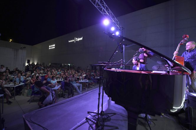 Una de las actuaciones de `Jazz en la Plaza` (CAJAGRANADA FUNDACIÓN)