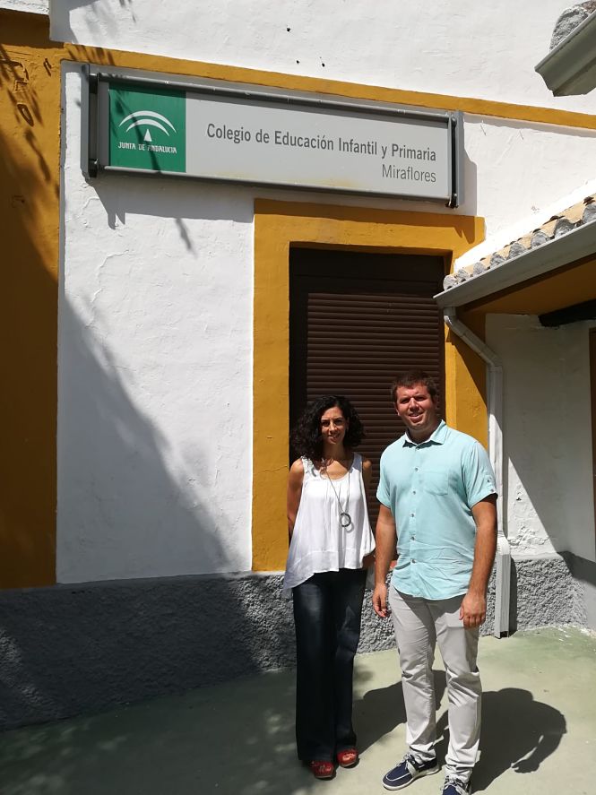 La concejala de Educación y el alcalde de Monachil visitan el colegio Miraflores (AYTO. MONACHIL) 