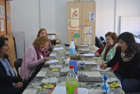 Talleres de corte y confección y jabones naturales, organizados por el Ayuntamiento de Vegas del Genil (AYTO. VEGAS DEL GENIL) 