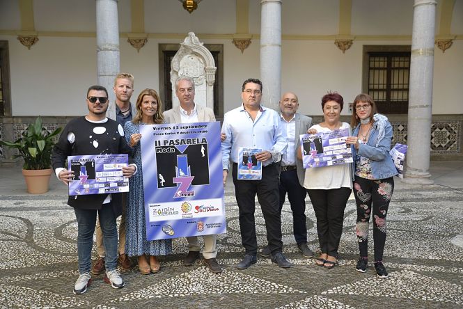 Presentación de la pasarela solidaria de moda inclusiva del Zaidín (JAVIER ALGARRA)
