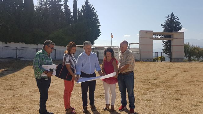 José María Villegas durante su visita a Diezma (DIPUTACIÓN DE GRANADA) 