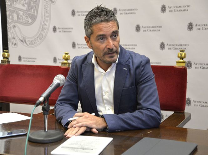 Manuel Olivares 
