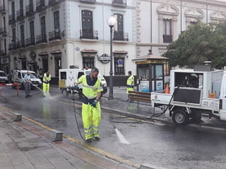 Limpieza en las Calles de Granada Limpieza en las Calles de Granada