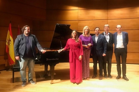 Presentación de  `Tu ciudad se llena de pianos´ (AYTO. GRANADA)