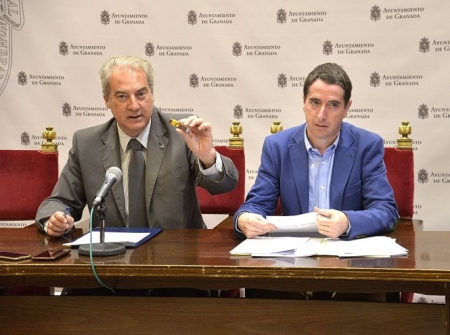 José Antonio Huertas y Antonio Romero en rueda de prensa (JAVIER ALGARRA)