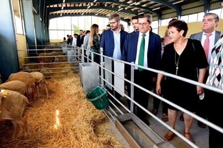 José Entrena ha visitado la Feria Agroganadera de Huéscar (J. GROSSO / DIPGRA)