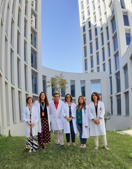 De izquierda a derecha: Gema Jiménez, Cármen Griñán, Juan Antonio Marchal, Houria Boulaiz, Yaiza Jiménez, Houda Khaldy (UGR)