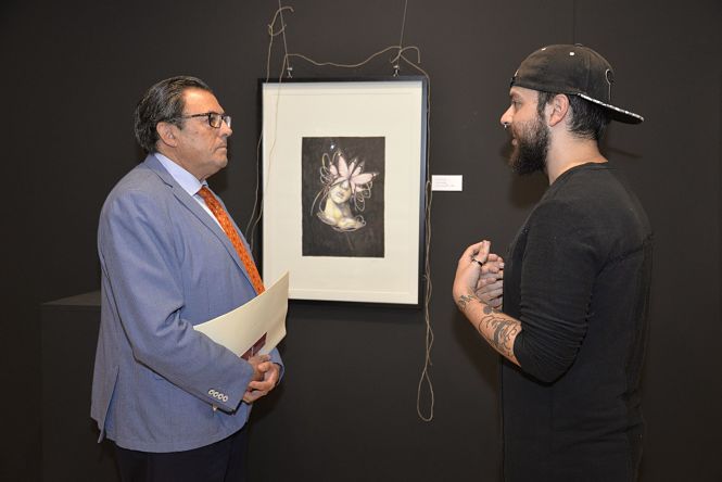 El concejal de Juventud, Educación y Salud, Carlos Ruiz Cosano durante una visita al centro de arte Rey Chico (AYTO. GRANADA)