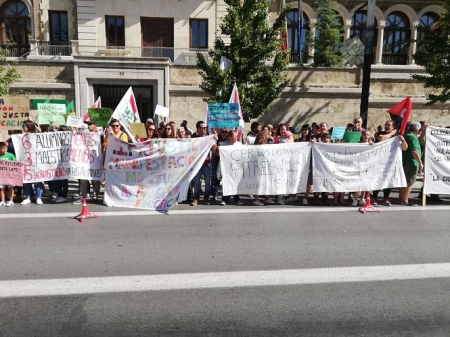 Concentración en la sede de la Delegación de Educación (CODAPA)