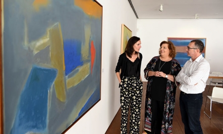 La Diputada de Cultura, Fatima Gómez ha visitado la expocisión (J. GROSSO / DIPGRA)