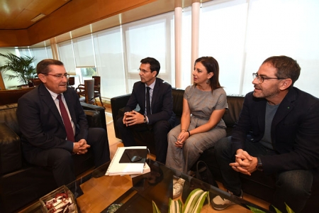 El Grupo Municipal socialista ha visitado a José Entrena (PSOE) El Grupo Municipal socialista ha visitado a José Entrena (PSOE)