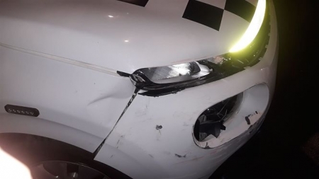 Estado del coche de la Policía Local tras la persecución (POLICÍA LOCAL DE GRANADA) 