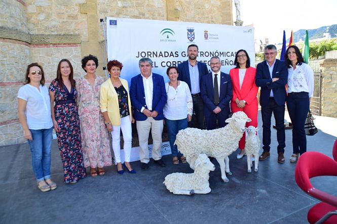 La Delegada de Agricultura ha acudido a las jornadas gastronómicas del cordero segureño (JUNTA)