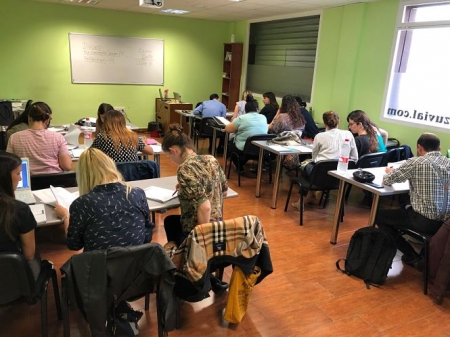 Alumnos durante una clase de inglés (IML)