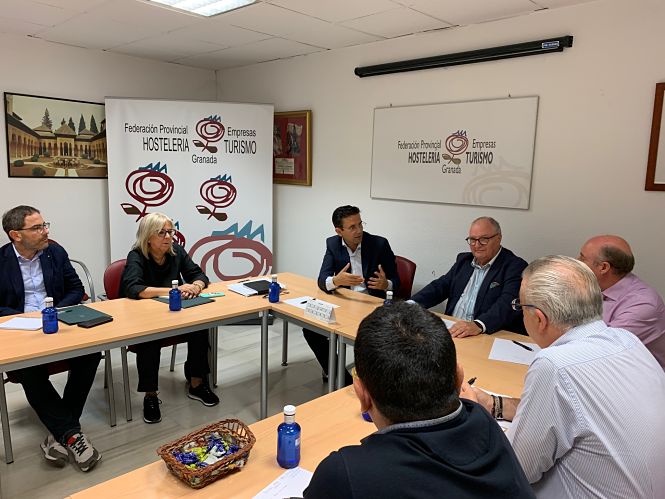 Reunión del Grupo Municipal socialista con la Federación de Hosteleros (PSOE)