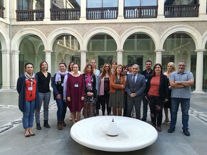 El Delegado de Educación ha recibido a los participantes en el Erasmus del CEIP Profesor Tierno Galván (JUNTA) 