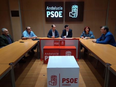 Miembros del PSOE se han reunido con el comité de empresa de Santa Barbara (PSOE) Miembros del PSOE se han reunido con el comité de empresa de Santa Barbara (PSOE)