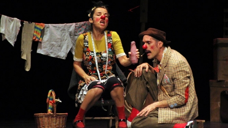 Actuación de Basu y Nasi (TEATRO DE HUMOR DE SANTA FE)