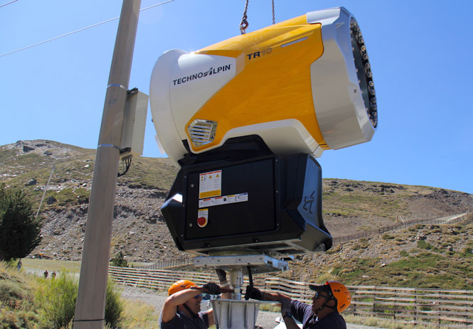Sierra Nevada estrena nuevos cañones de nieve artificial (CETURSA) 