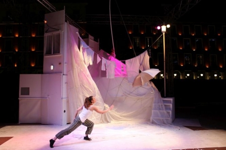 Espectaculo cirquense `Vigilia` (JUNTA)