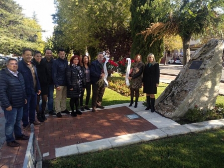 Miembros del PSOE durante el homenaje (PSOE)