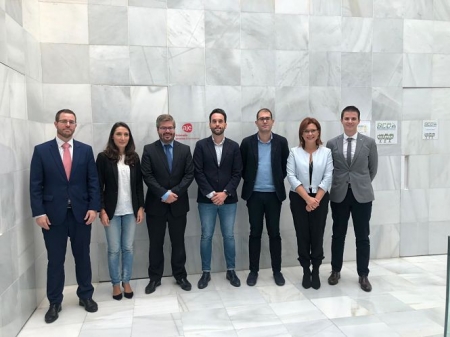 Fran Hervías se ha reunido con miembros del AJE (CS)