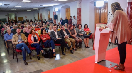 Susana Días durante el acto en Fuente Vaqueros (PSOE)