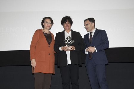 María José Ariza ha recogido el galardón (UGR) 