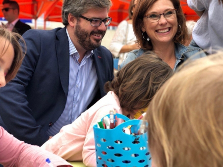 Fran Hervías y Mar Sánchez durante la fiesta de las familias (CIUDADANOS)