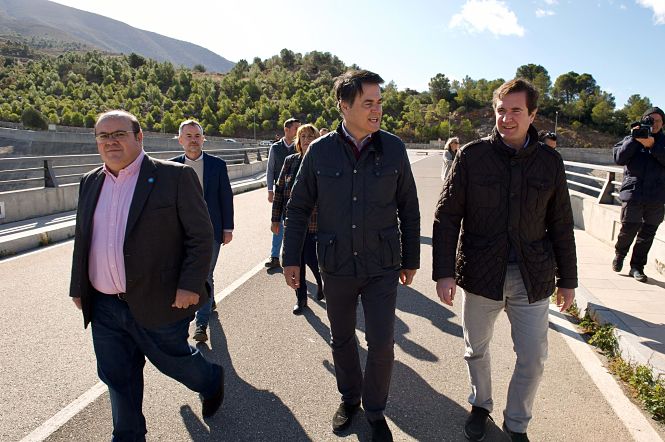 Los candidatos del PP han visitado la Presa de Rules (PP)