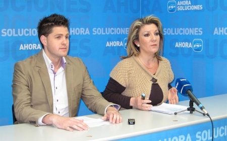 Erik Escobedo y Carmen Lidia Reyes en rueda de prensa (EUROPA PRESS) 