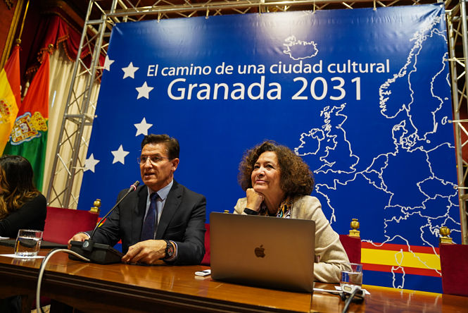 El Alcalde de Granada junto a la rectora de la UGR (AYTO. GRANADA)